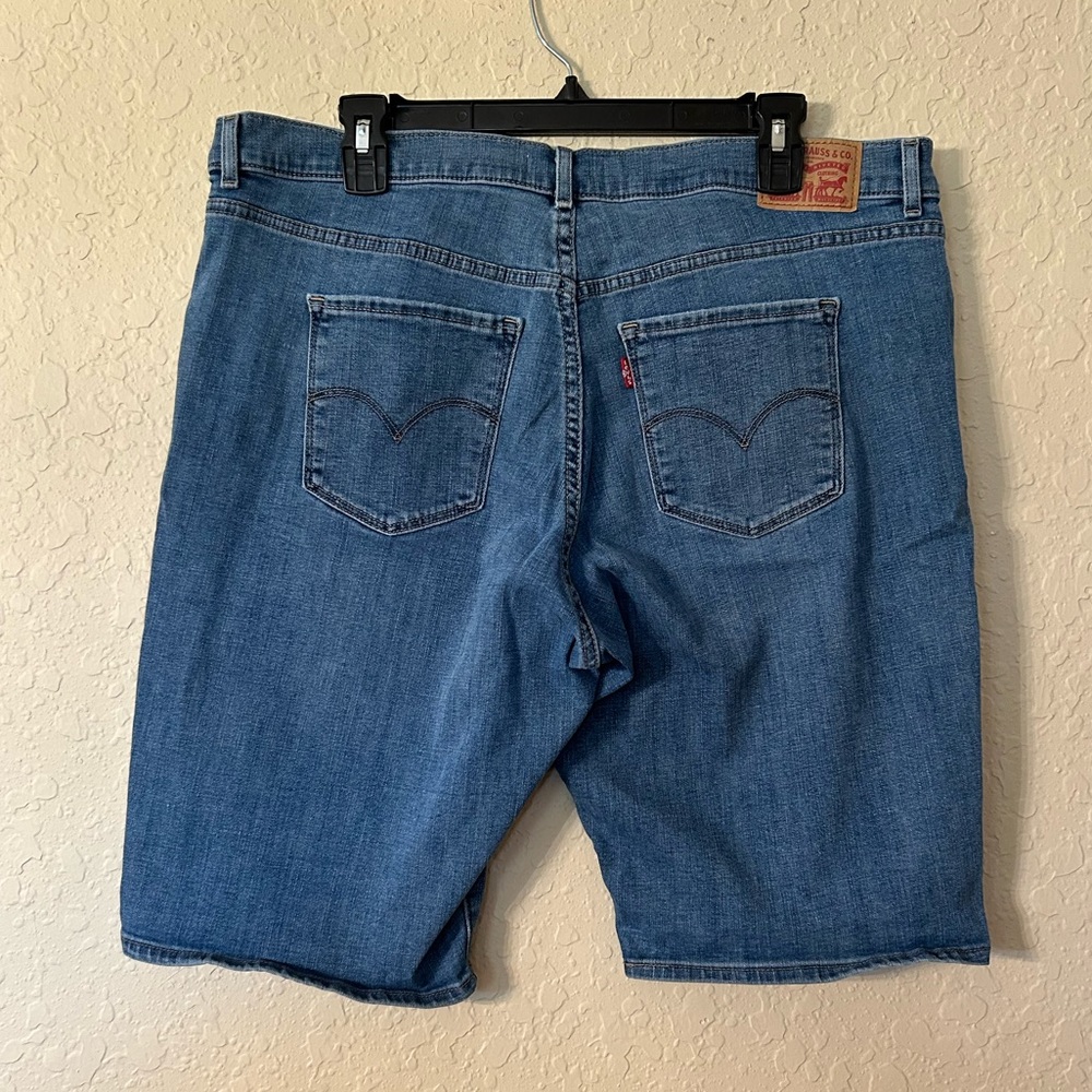 Levi Bermuda short, size 34 - Picture 2 of 4
